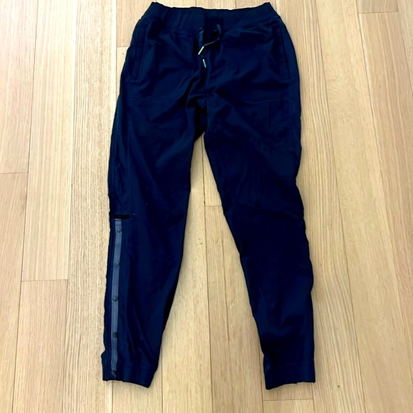 Lululemon Navy Track Pants with Snaps on Legs - Size 4 - Picture 1 of 4